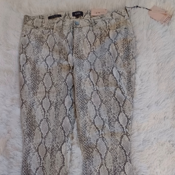 NYDJ Ami Skinny Light Snake Print Soft Jeans Pants Tummy Tuck SZ 12 - Picture 2 of 10